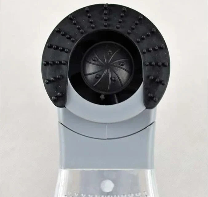 Pet fur remover brush head detail